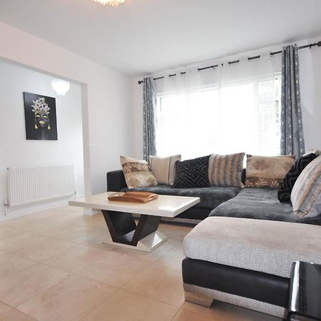 Modern 2 Bed Apartment لوتون المظهر الخارجي الصورة