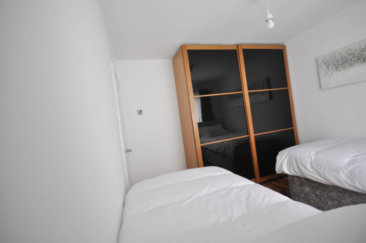 Modern 2 Bed Apartment لوتون المظهر الخارجي الصورة