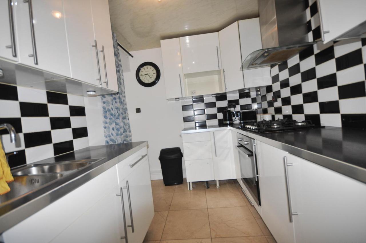 Modern 2 Bed Apartment لوتون المظهر الخارجي الصورة